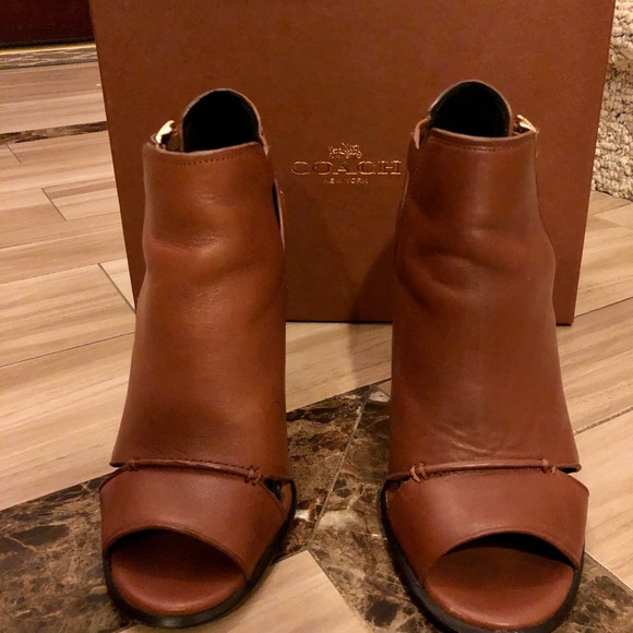 Coach Idena Heels - Picture 3 of 8